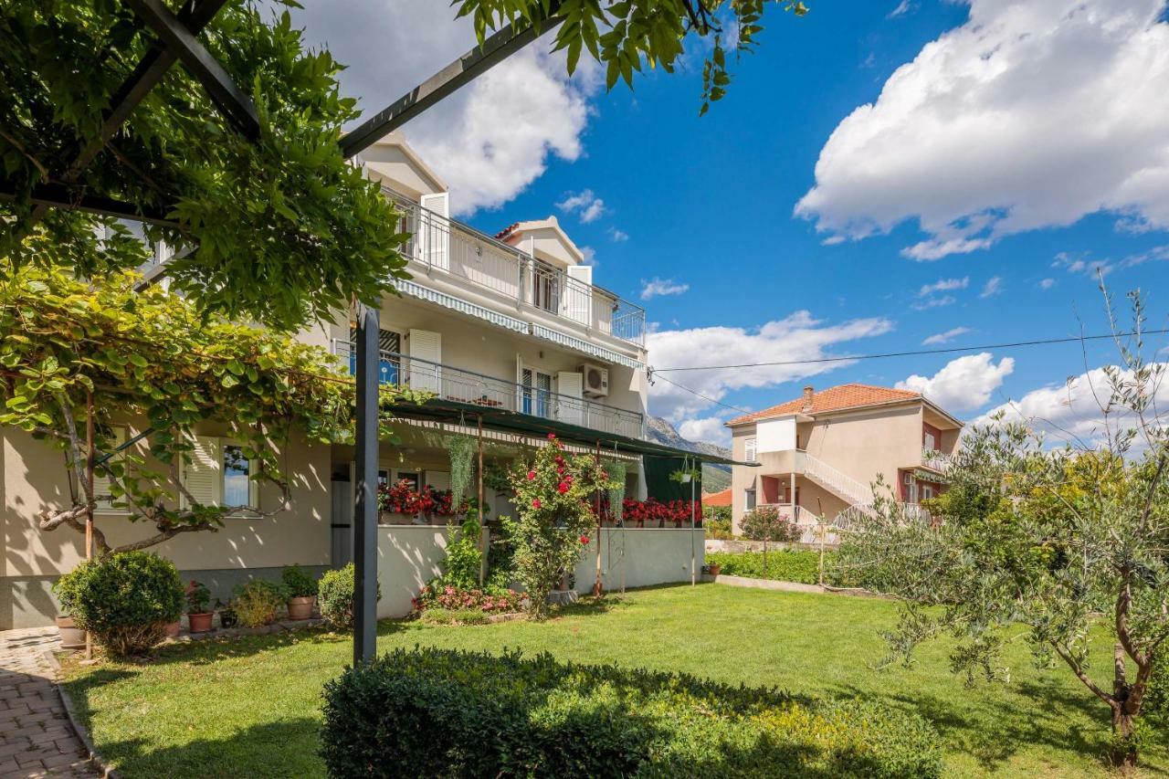 Otium Apartment Kastela Exterior photo